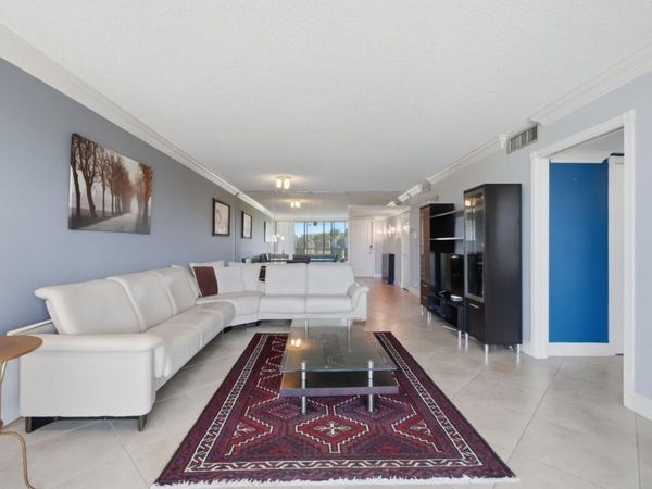 3001 S Palm Aire Drive, Unit 206, Pompano Beach, FL 33069