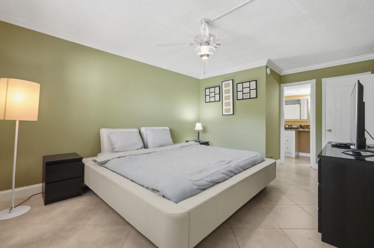 3001 S Palm Aire Drive, Unit 206, Pompano Beach, FL 33069 Photo