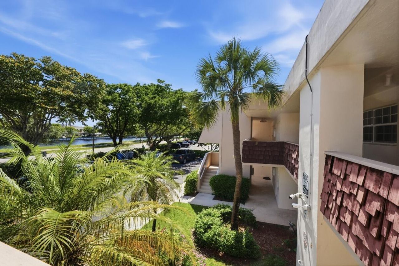 3001 S Palm Aire Drive, Unit 206, Pompano Beach, FL 33069 Photo