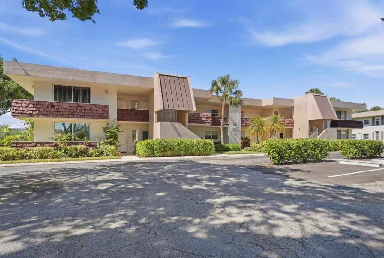 3001 S Palm Aire Drive, Unit 206, Pompano Beach, FL 33069 Photo