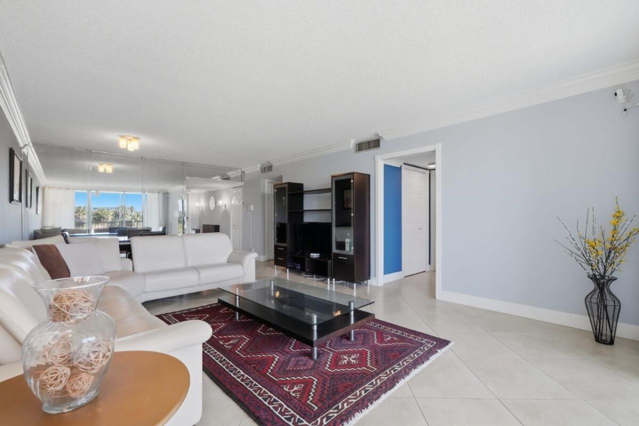 3001 S Palm Aire Drive, Unit 206, Pompano Beach, FL 33069 Photo