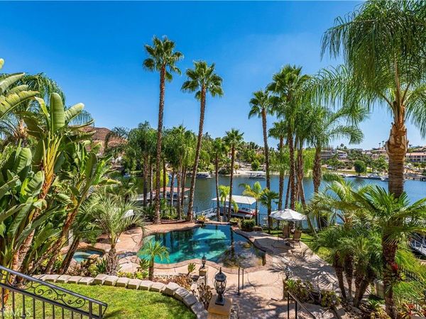 22166 W San Joaquin Drive W, Canyon Lake, CA 92587
