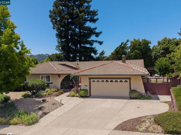 1085 Country Club Drive, Moraga, CA 94556