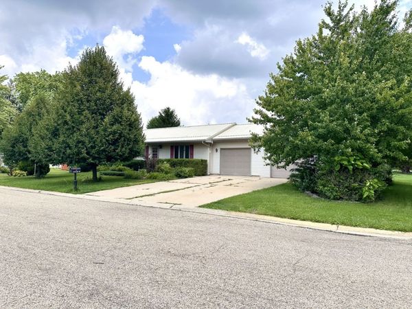 21 Cleveland Circle , Granville, IL 61326