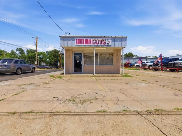 1001 S Main Street , Cleburne, TX 76033