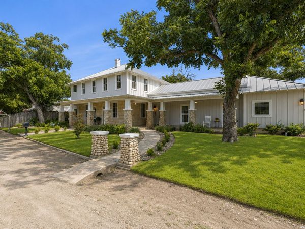 824 HIGH ST, Comfort, TX 78013