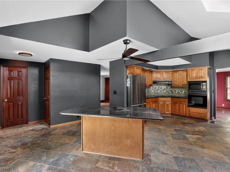 27158 Cook Road, Olmsted Township, OH 44138 Photo 8