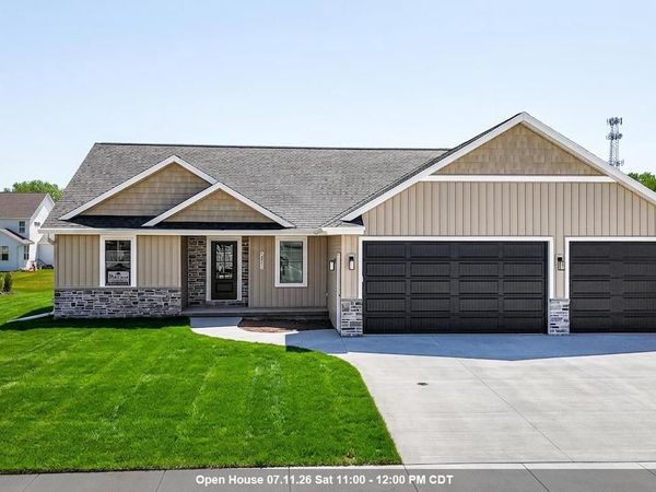 W5845 ROUNDSTONE PLACE, Menasha, WI 54952