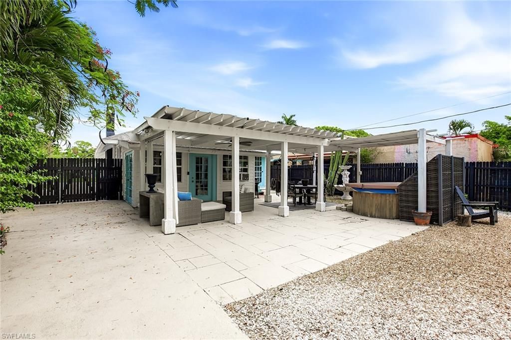 2122 Katherine St , Fort Myers, FL 33901 Photo