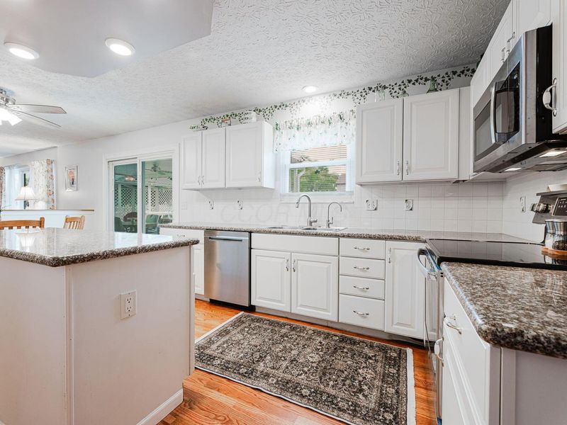 1948 Mayflower Circle, Grove City, OH 43123 Photo 23