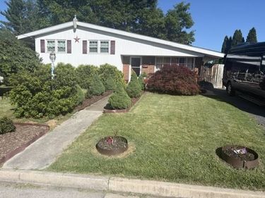 420 S LAUREL AVE, WAYNESBORO, VA 22980