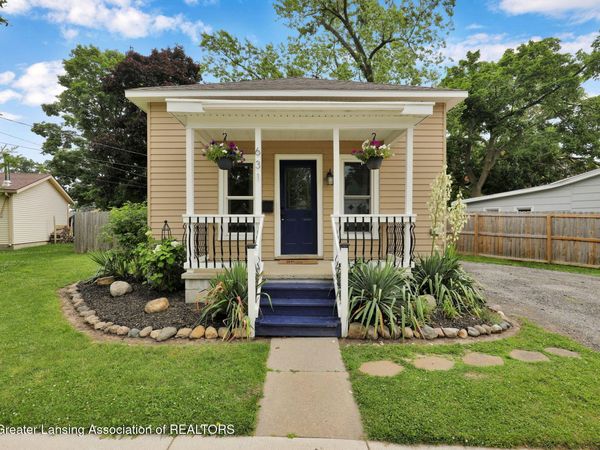 631 Jenne Street, Grand Ledge, MI 48837