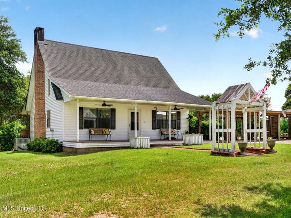 574 Slade Woodward Road, Poplarville, MS 39470