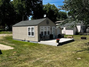 1208 E Lake Street, Osakis, MN 56360
