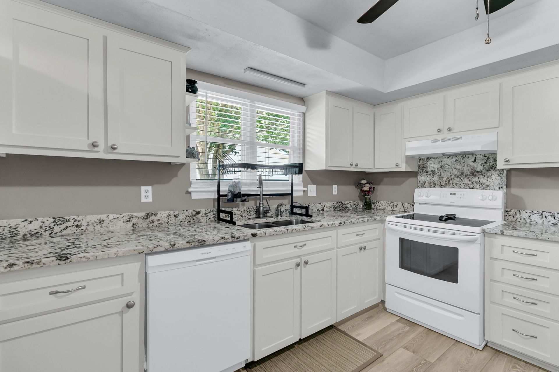 1009 Mountain Pine Road Photo 11