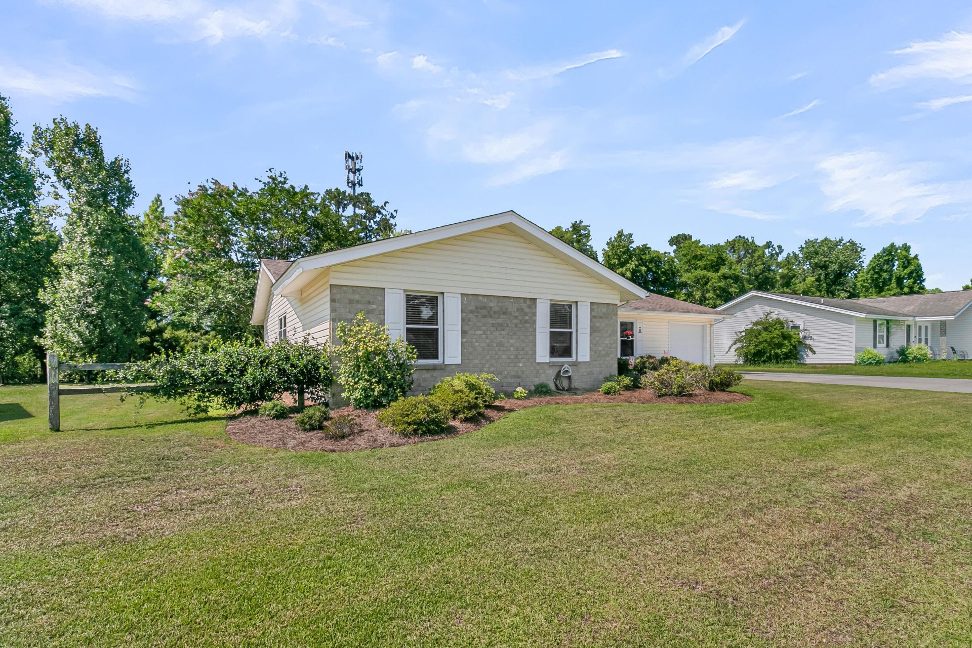 1009 Mountain Pine Road Photo 2