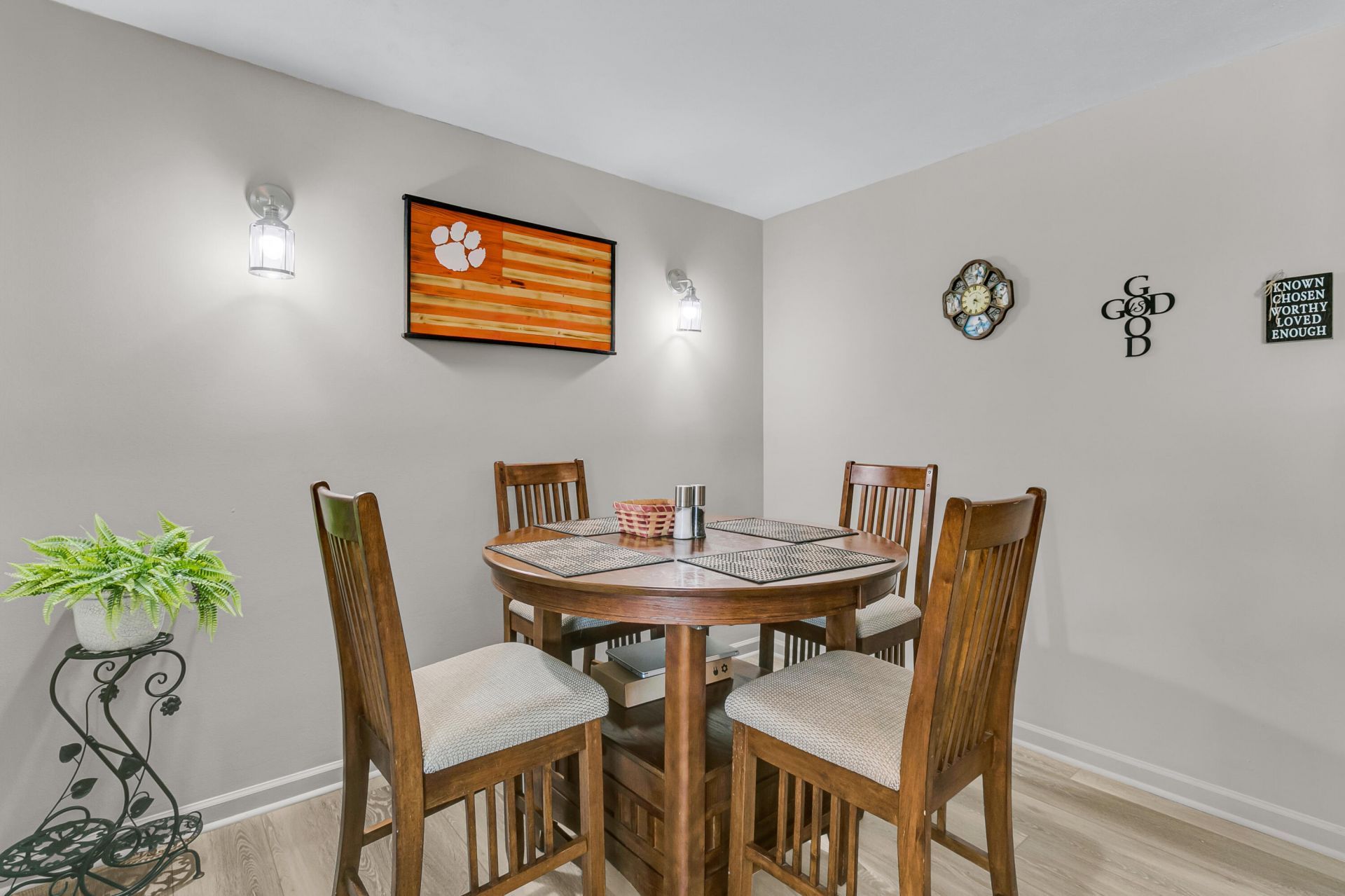 1009 Mountain Pine Road Photo 8