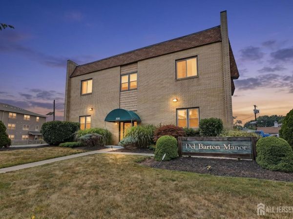 300 W Munsell Avenue W, Linden, NJ 07036