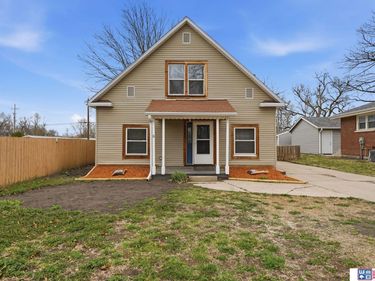 7132 Burlington Avenue, Lincoln, NE 68507