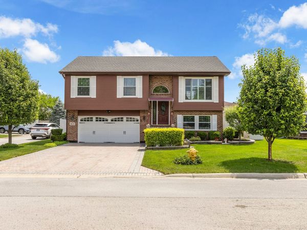 16211 Hunter Court, Orland Hills, IL 60487