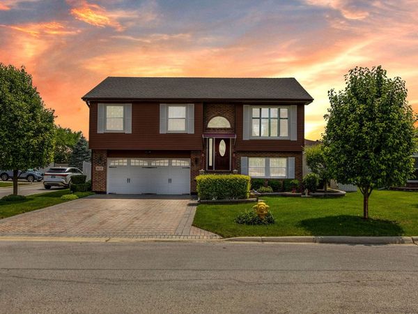 16211 Hunter Court, Orland Hills, IL 60487