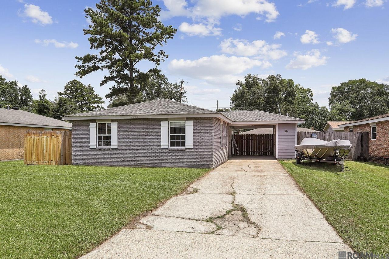 9245 Dabney Dr, Denham Springs, LA 70726 Main Photo
