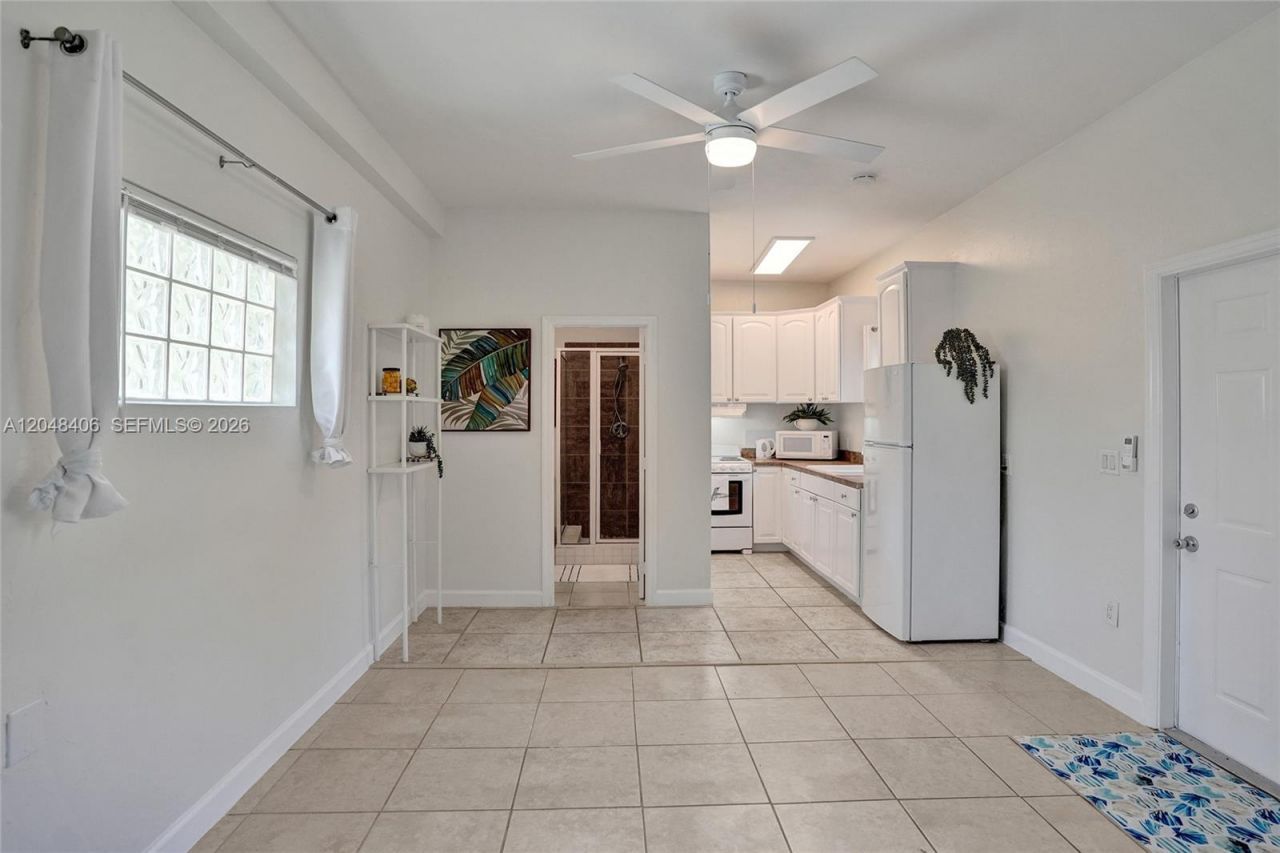1012 NE 17th Ct , Unit 2, Fort Lauderdale, FL 33305 Photo