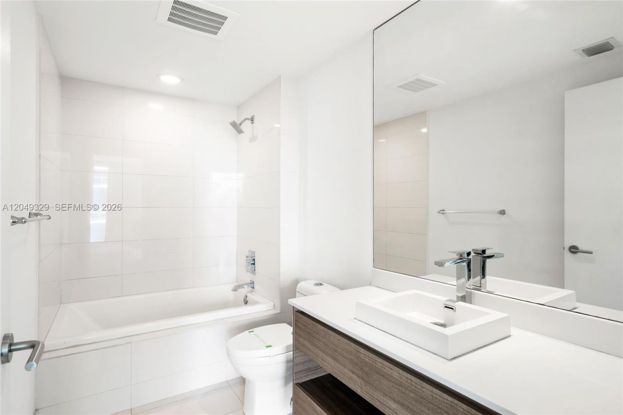 1100 S Miami Ave , Unit 2306, Miami, FL 33130 Photo