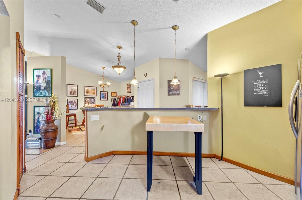 8220 Waterford Ln , Tamarac, FL 33321 Photo