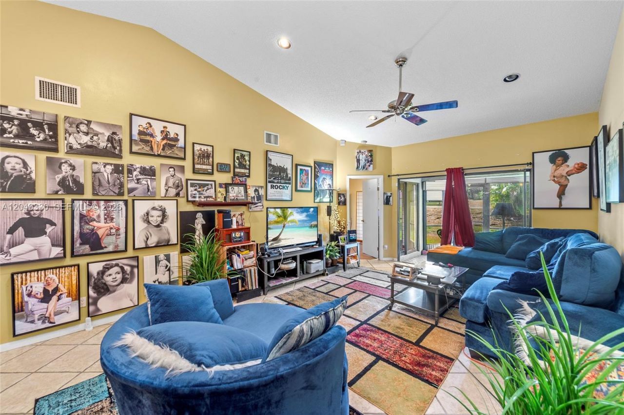 8220 Waterford Ln , Tamarac, FL 33321 Photo