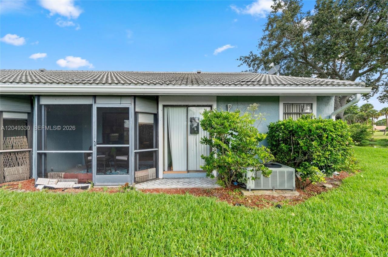 8220 Waterford Ln , Tamarac, FL 33321 Photo