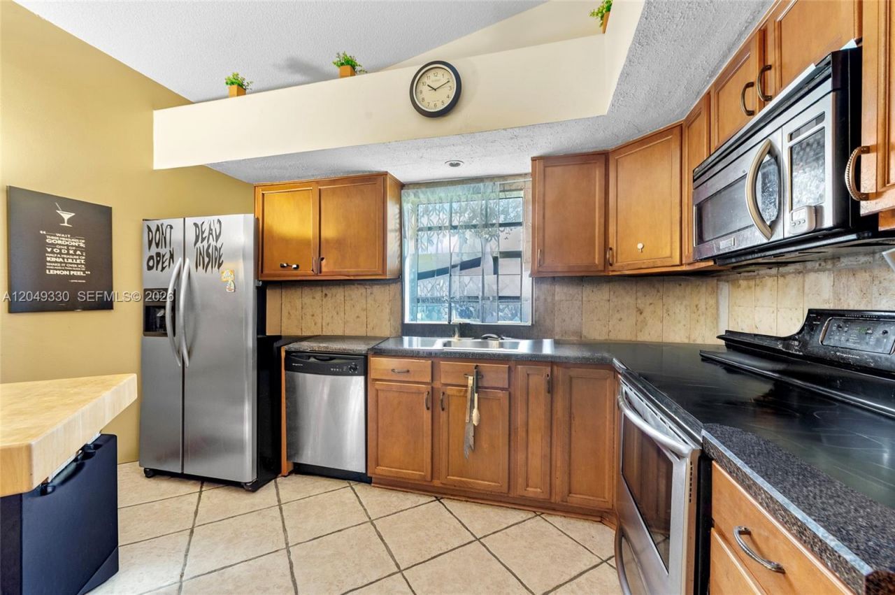 8220 Waterford Ln , Tamarac, FL 33321 Photo