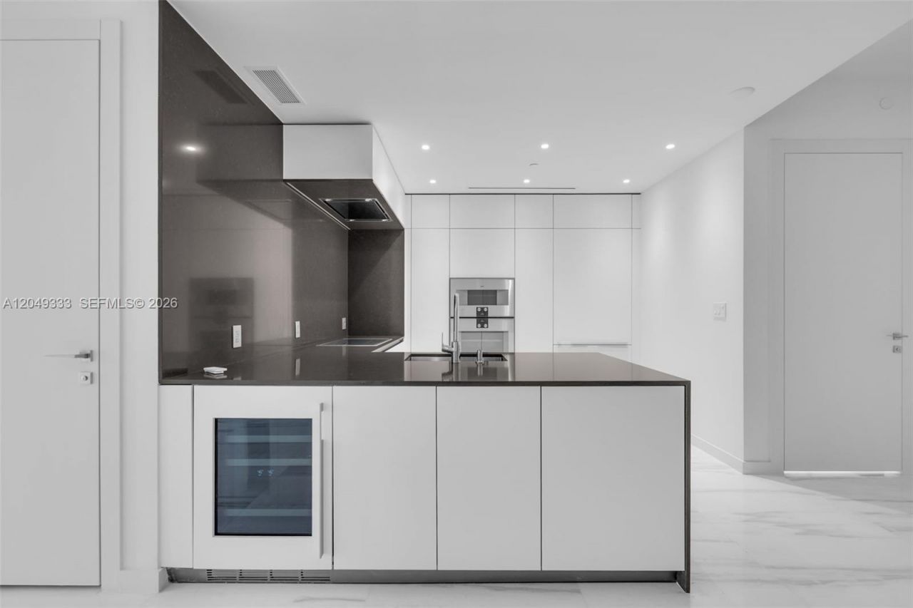 300 Biscayne Boulevard Way , Unit 3009W, Miami, FL 33131 Photo