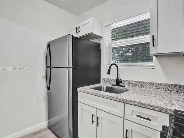 200 NW 13th St, Unit 5, Miami, FL 33136