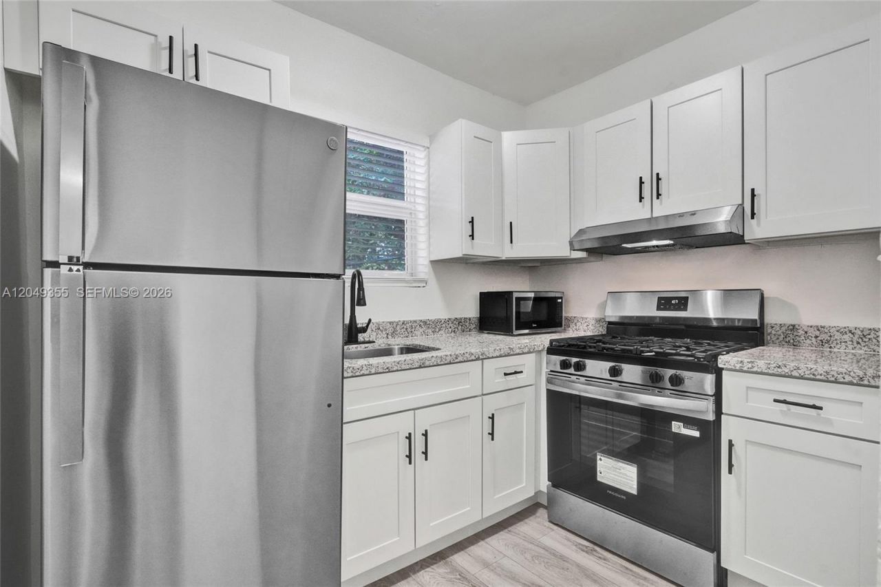 200 NW 13th St, Unit 5, Miami, FL 33136 Photo
