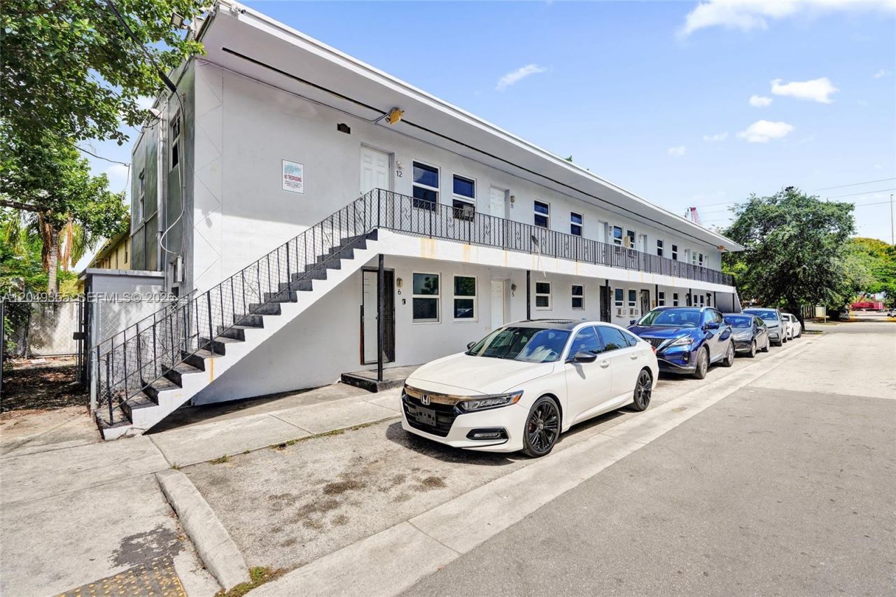 200 NW 13th St, Unit 5, Miami, FL 33136 Photo