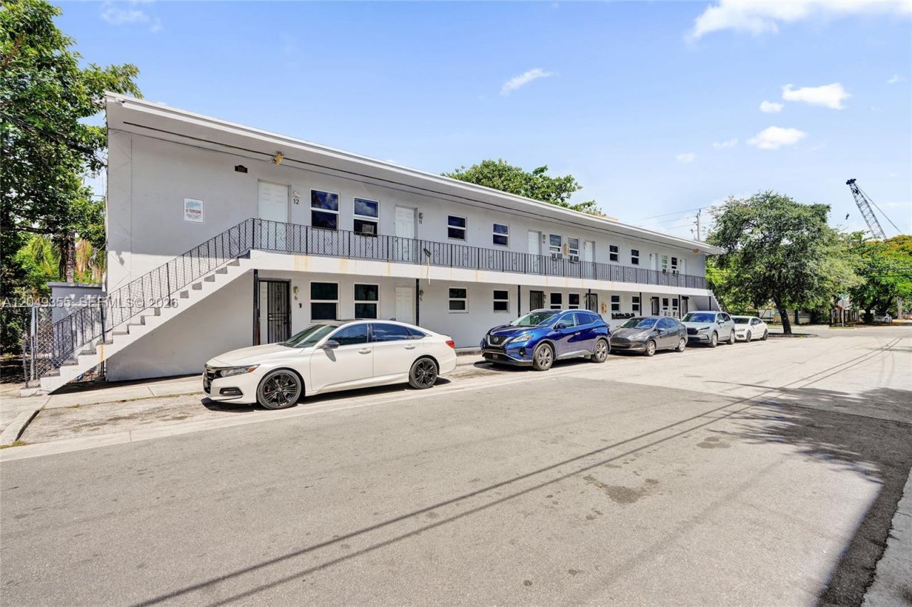 200 NW 13th St, Unit 5, Miami, FL 33136 Photo