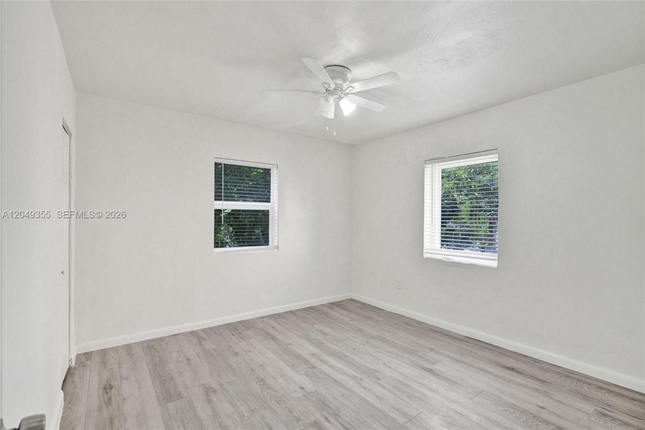 200 NW 13th St, Unit 5, Miami, FL 33136 Photo