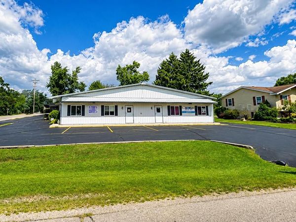 600 Country LANE, Twin Lakes, WI 53181