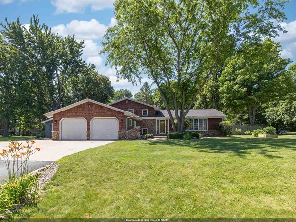 1919 BROOKFIELD DRIVE, Neenah, WI 54956