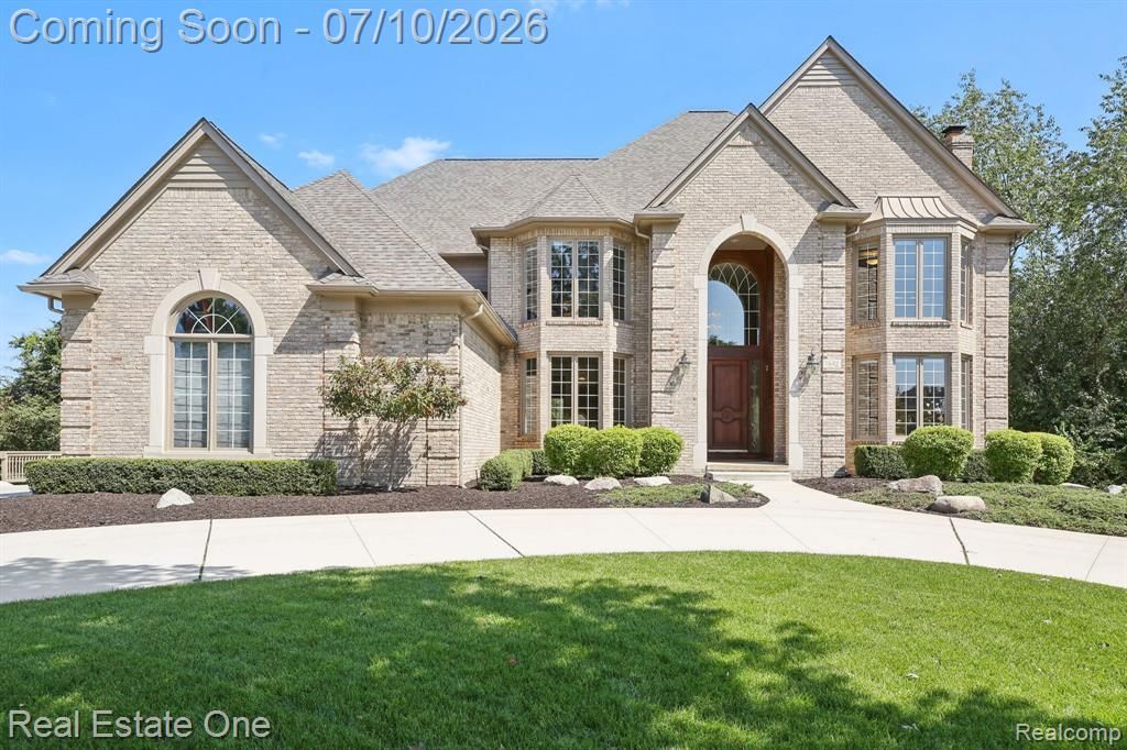 1642 Stony Creek Drive, Rochester, MI 48307 Main Photo