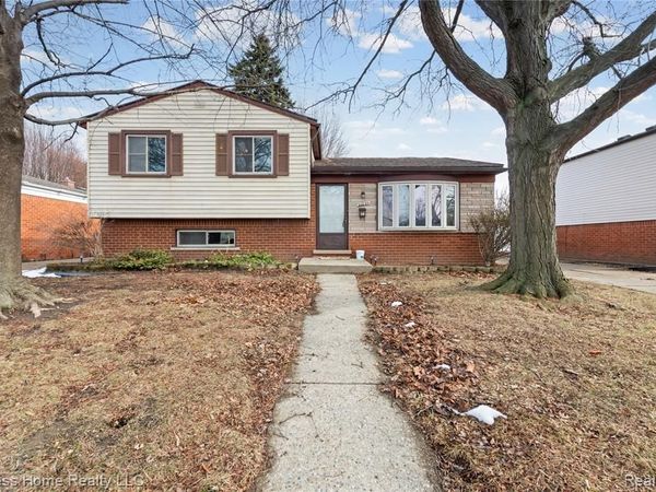 31650 Nelson Drive, Warren, MI 48088