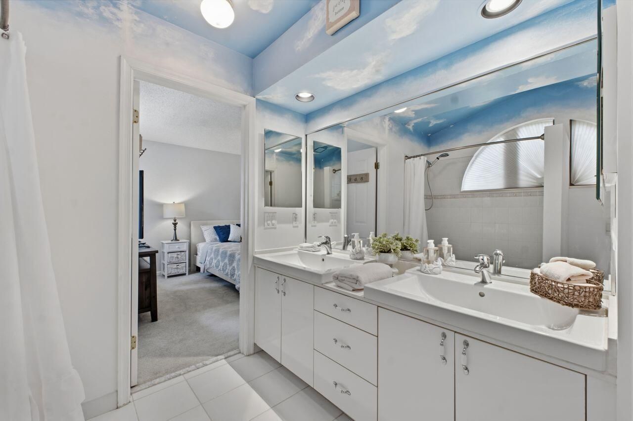 2719 Oak Tree Lane, Oakland Park, FL 33309 Photo