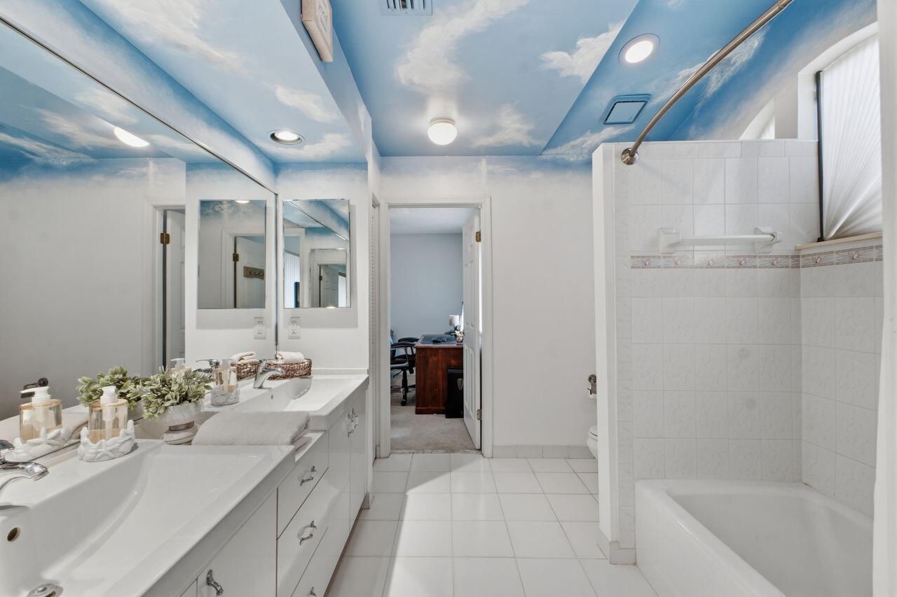 2719 Oak Tree Lane, Oakland Park, FL 33309 Photo