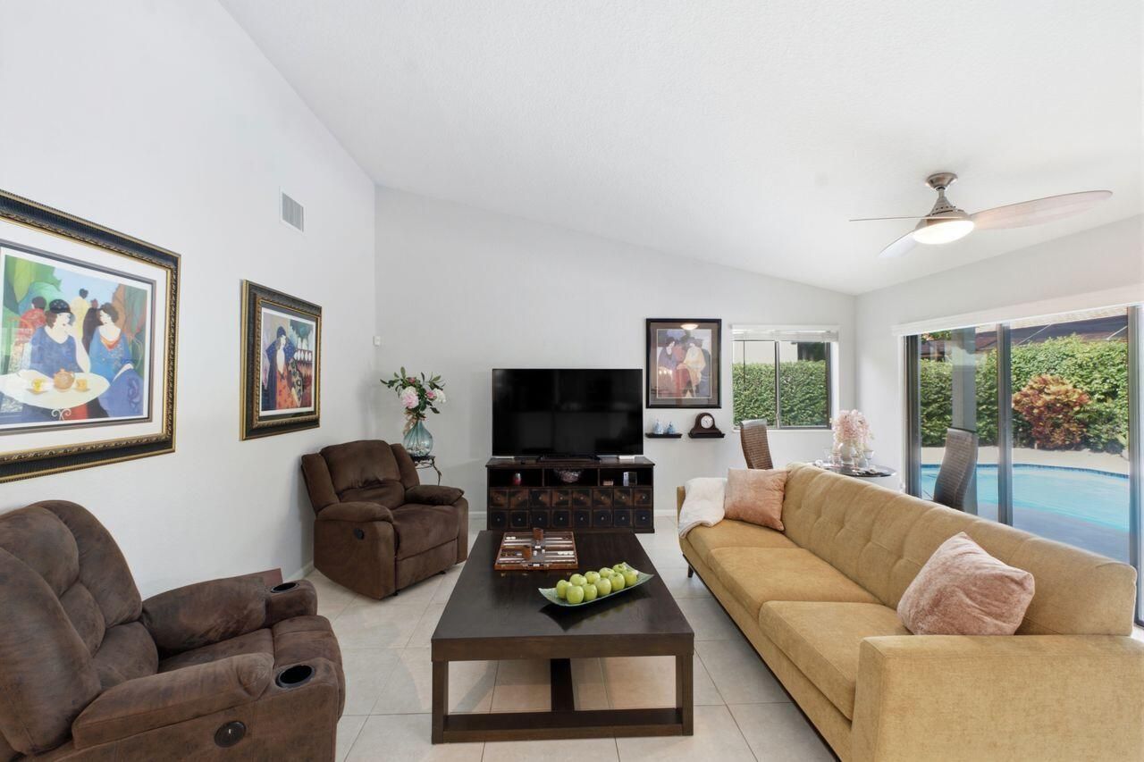 2719 Oak Tree Lane, Oakland Park, FL 33309 Photo