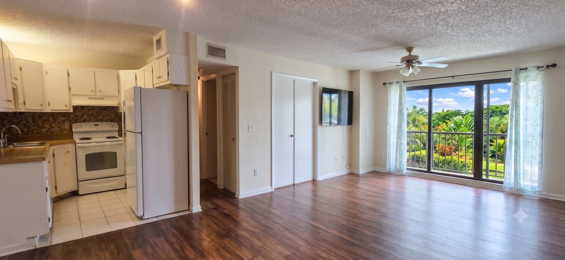 1013 Green Pine Boulevard, Unit H2, West Palm Beach, FL 33409 Photo