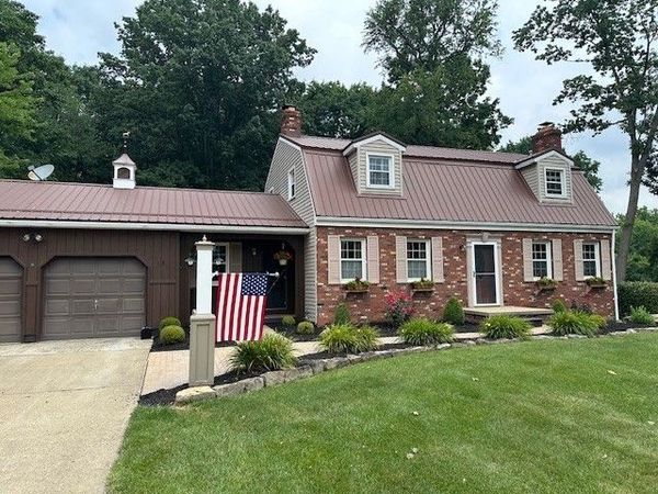 739 Melody Ln, New Castle, PA 16101