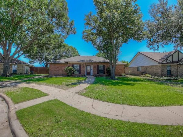 1642 Belltower Drive, Lewisville, TX 75067