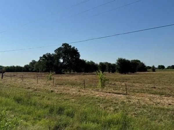 000 HWY 82 , Lindsay, TX 76250