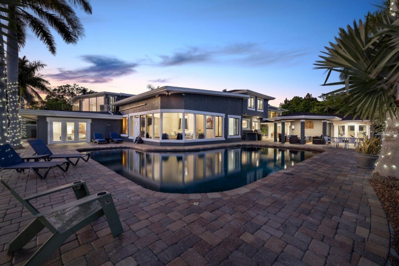2785 Bayside Drive S, Saint Petersburg, FL 33705 Photo
